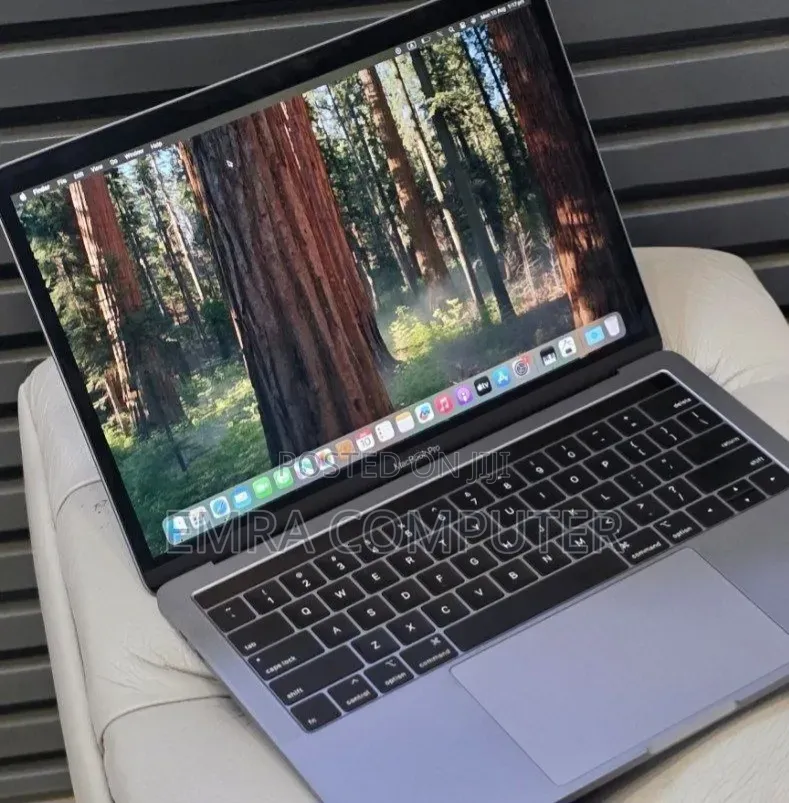 New Laptop Apple MacBook Pro 2019 16GB Intel Core i7 SSD 512GB