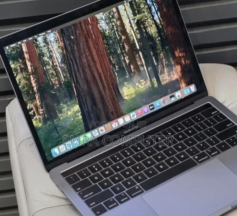 New Laptop Apple MacBook Pro 2019 16GB Intel Core i7 SSD 512GB