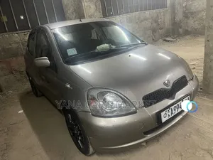 Toyota Vitz 2001 Gray