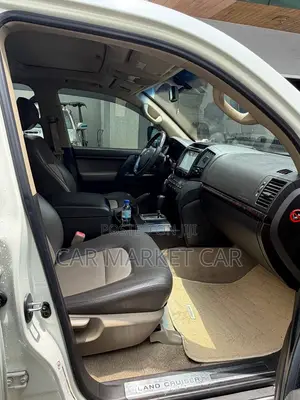 Toyota Land Cruiser 4.0 V6 GX-R 2010 White