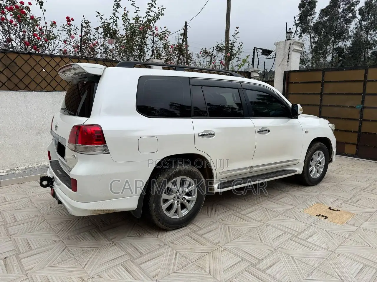 Toyota Land Cruiser 4.0 V6 GX-R 2010 White