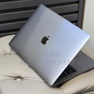 New Laptop Apple MacBook Pro 2019 16GB Intel Core i5 SSD 512GB