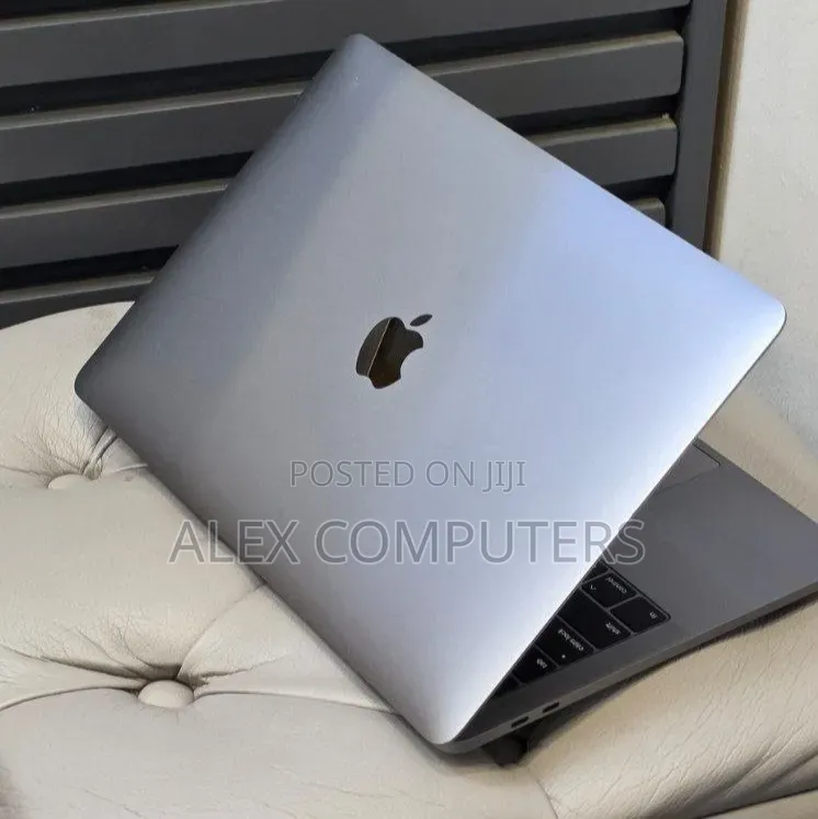 New Laptop Apple MacBook Pro 2019 16GB Intel Core i5 SSD 512GB