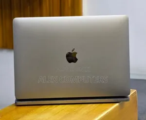 New Laptop Apple MacBook Pro 2019 16GB Intel Core i5 SSD 512GB