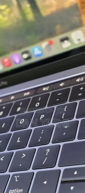 New Laptop Apple MacBook Pro 2019 16GB Intel Core i5 SSD 512GB