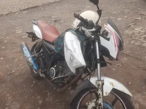 TVS Apache 180 RTR 2017 White