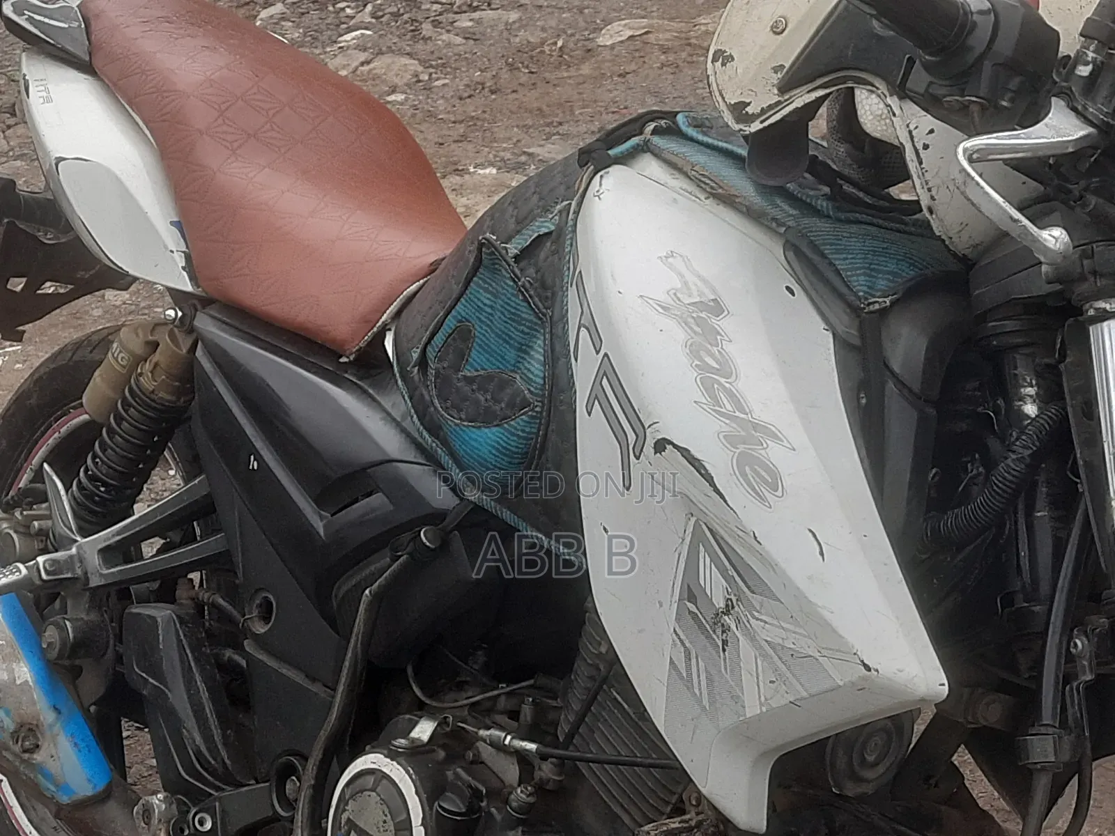 TVS Apache 180 RTR 2017 White