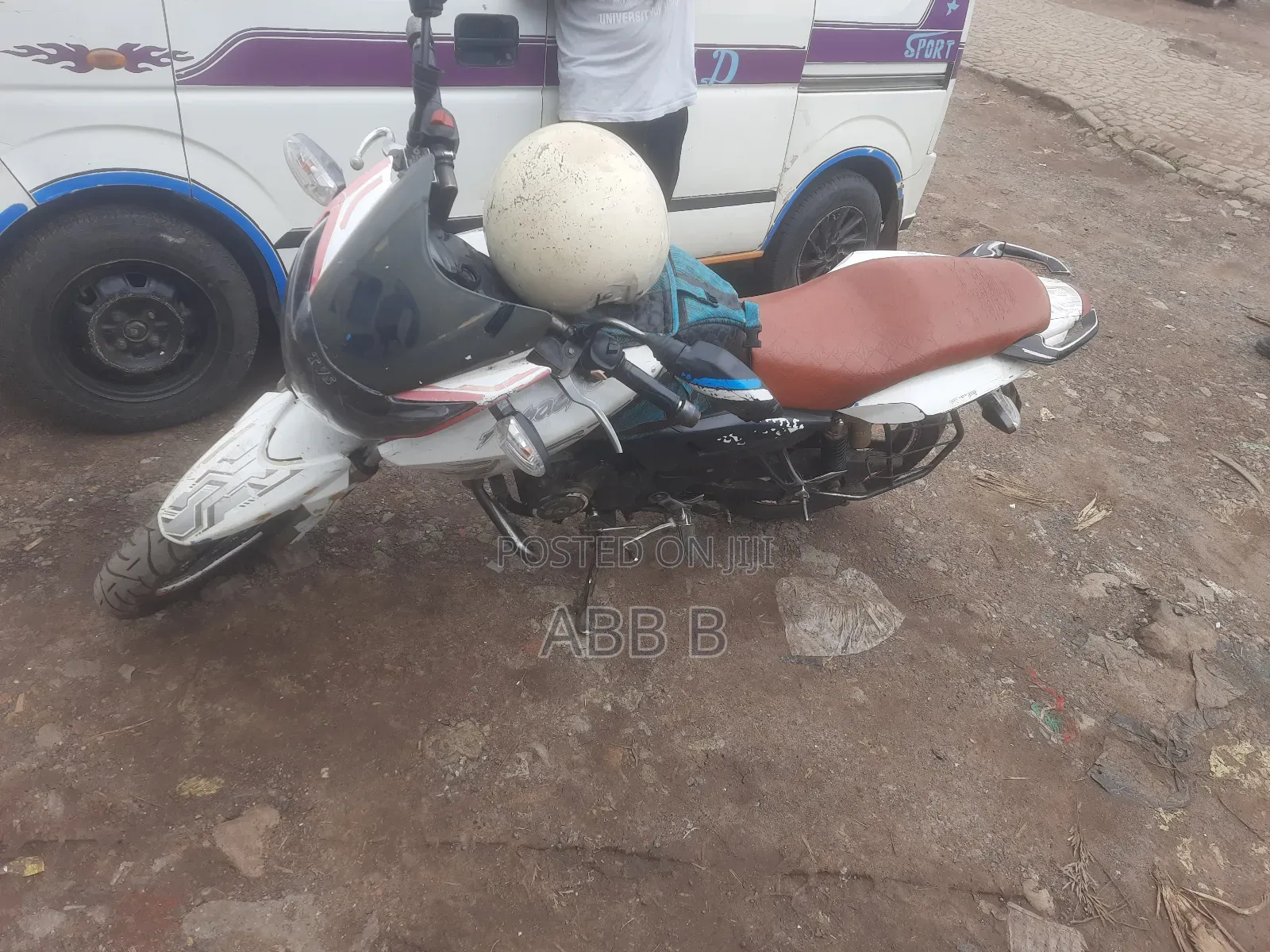 TVS Apache 180 RTR 2017 White