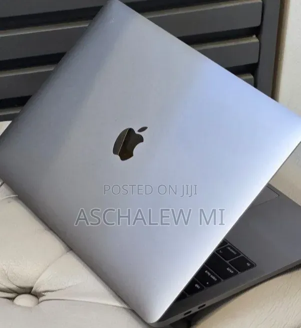 New Laptop Apple MacBook Pro 2019 16GB Intel Core i5 SSD 512GB