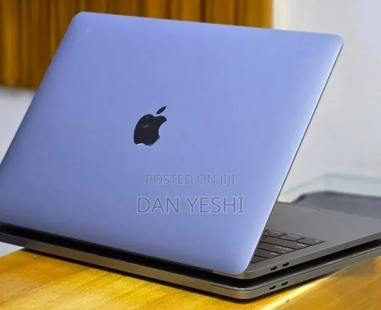 New Laptop Apple MacBook Pro 2019 16GB Intel Core i7 SSD 512GB