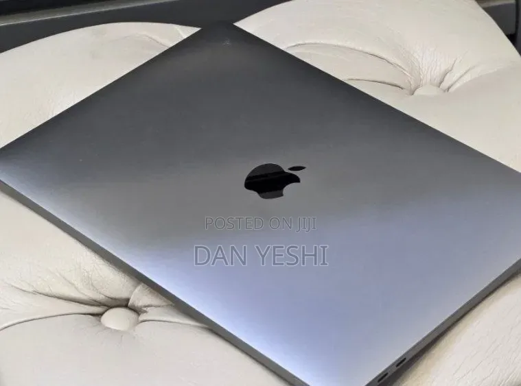 New Laptop Apple MacBook Pro 2019 16GB Intel Core i7 SSD 512GB