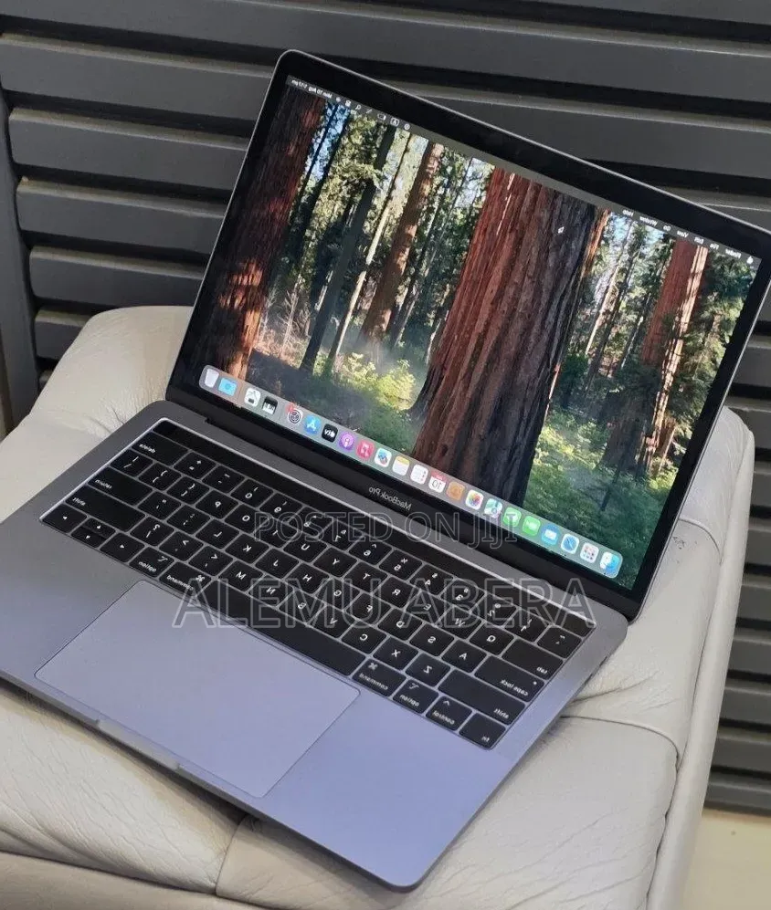 New Laptop Apple MacBook Pro 2019 16GB Intel Core i7 SSD 512GB