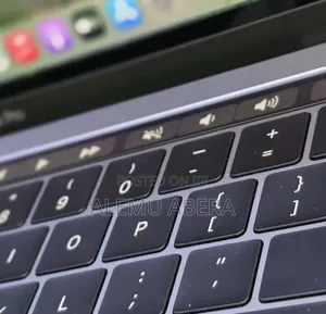 New Laptop Apple MacBook Pro 2019 16GB Intel Core i5 SSD 512GB