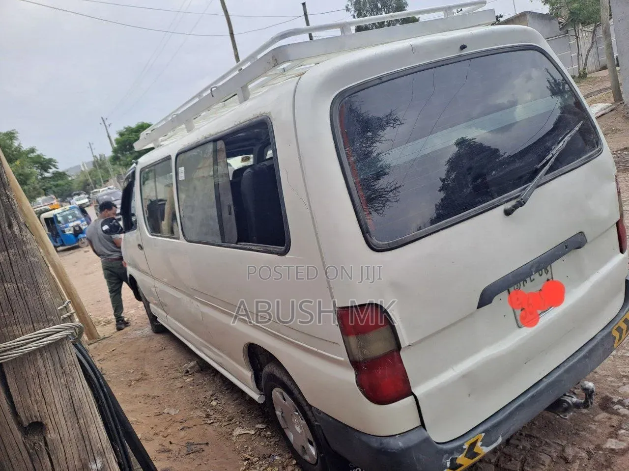 Toyota Grand HiAce 2000 White