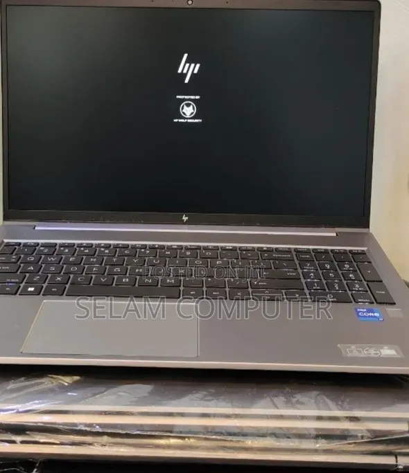 New Laptop HP ZBook Studio 16GB Intel Core i7 SSD 512GB