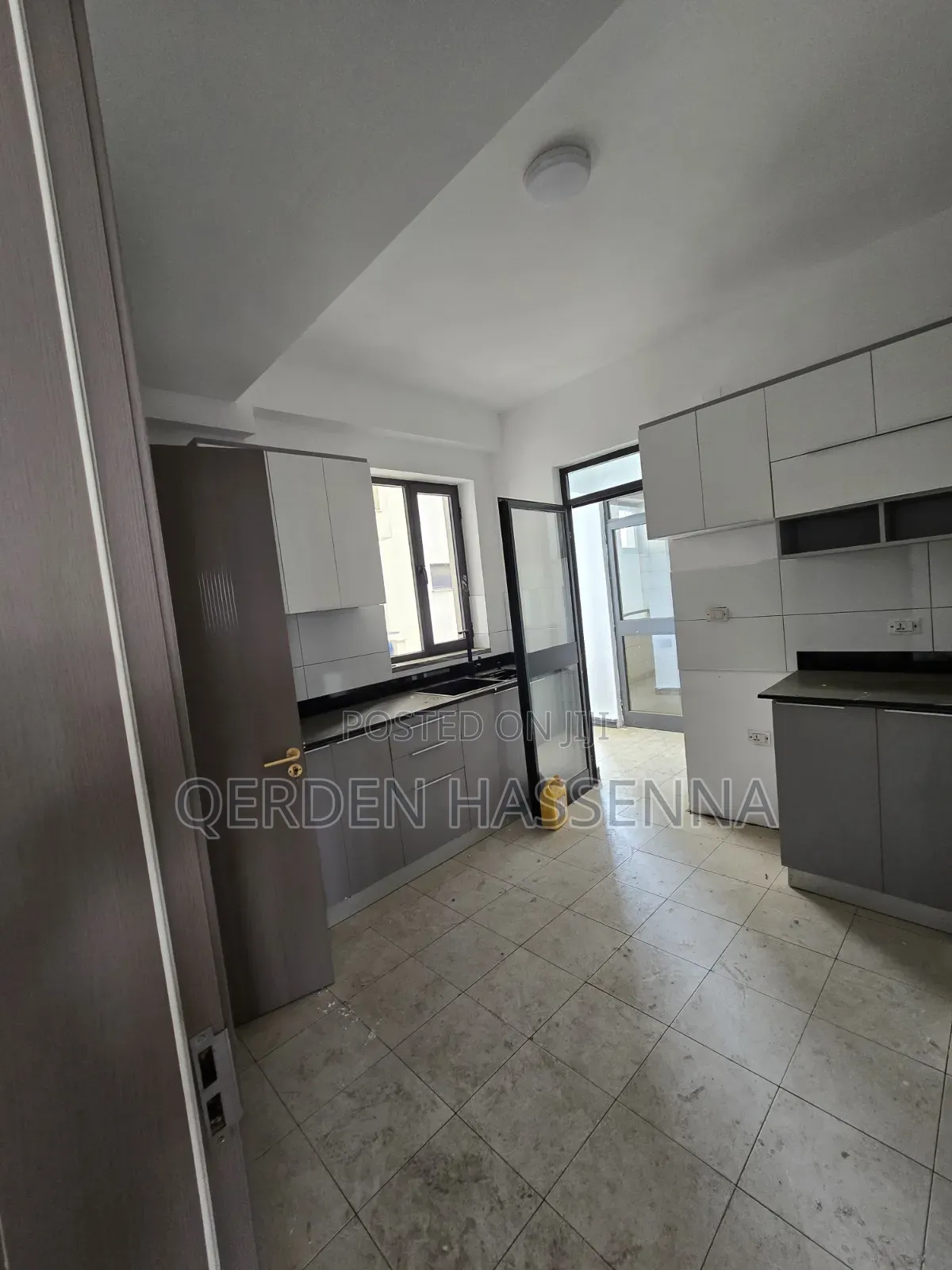 Furnished 3bdrm Apartment in ቀርደን ሀሰና ፕሮፐርቲስ, Nifas Silk-Lafto for sale