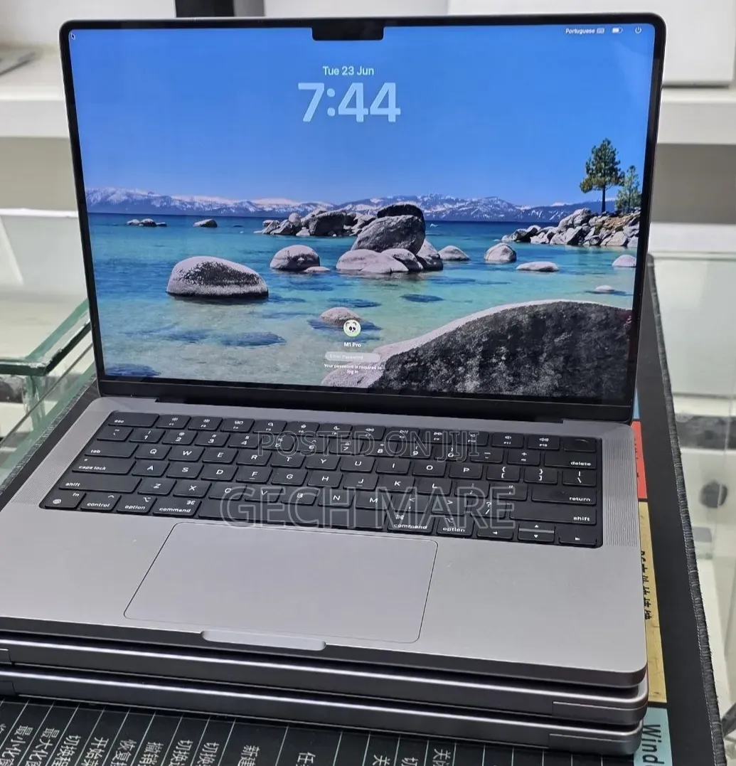 New Laptop Apple MacBook Pro 2021 M1 16GB Apple M1 Pro SSD 512GB