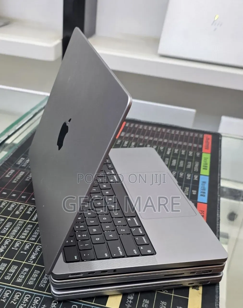 New Laptop Apple MacBook Pro 2021 M1 16GB Apple M1 Pro SSD 512GB