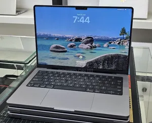 New Laptop Apple MacBook Pro 2021 M1 16GB Apple M1 Pro SSD 512GB