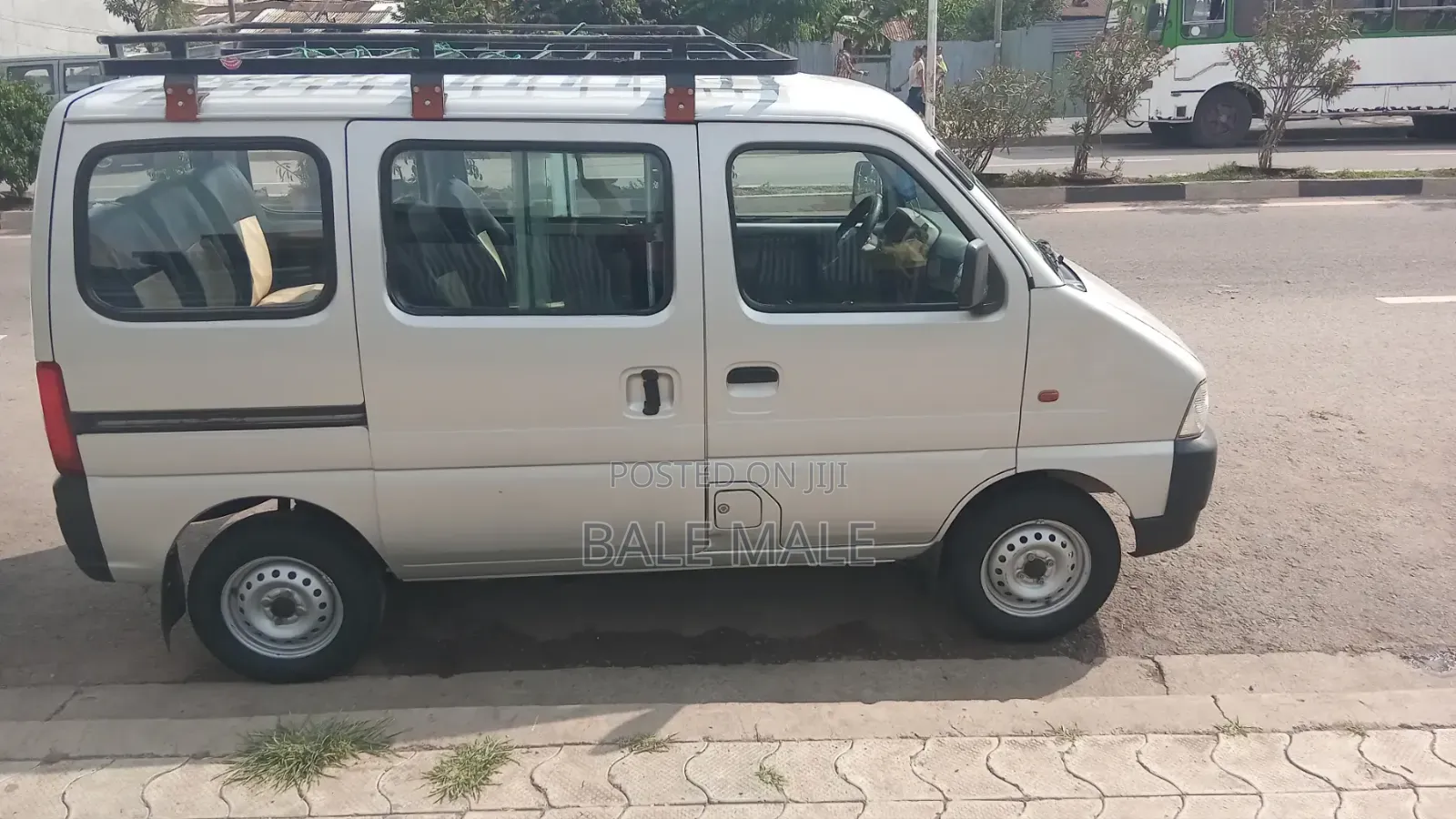 Suzuki Eeco 2024 Silver