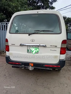 Toyota HiAce 2011 White
