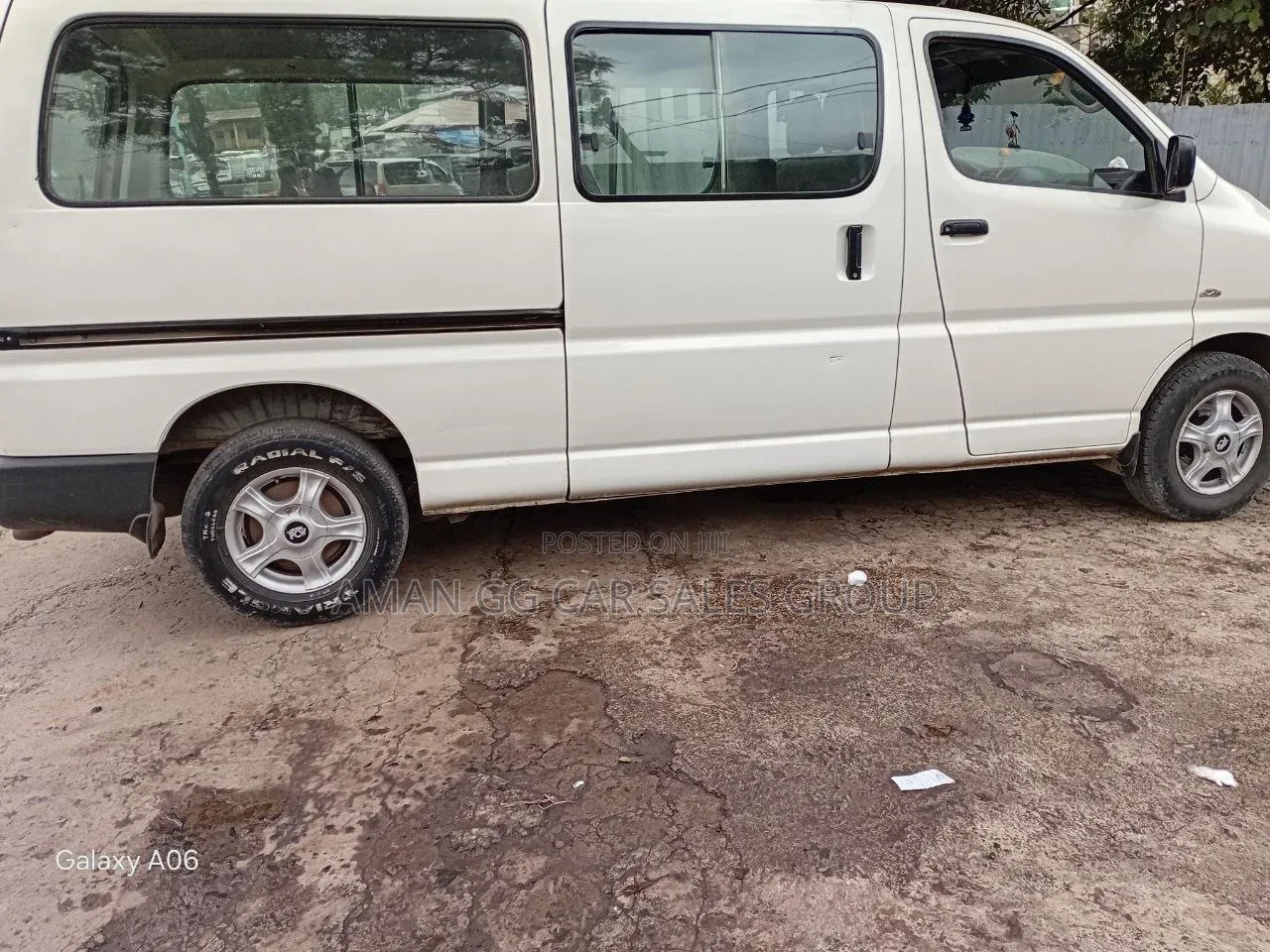 Toyota HiAce 2011 White
