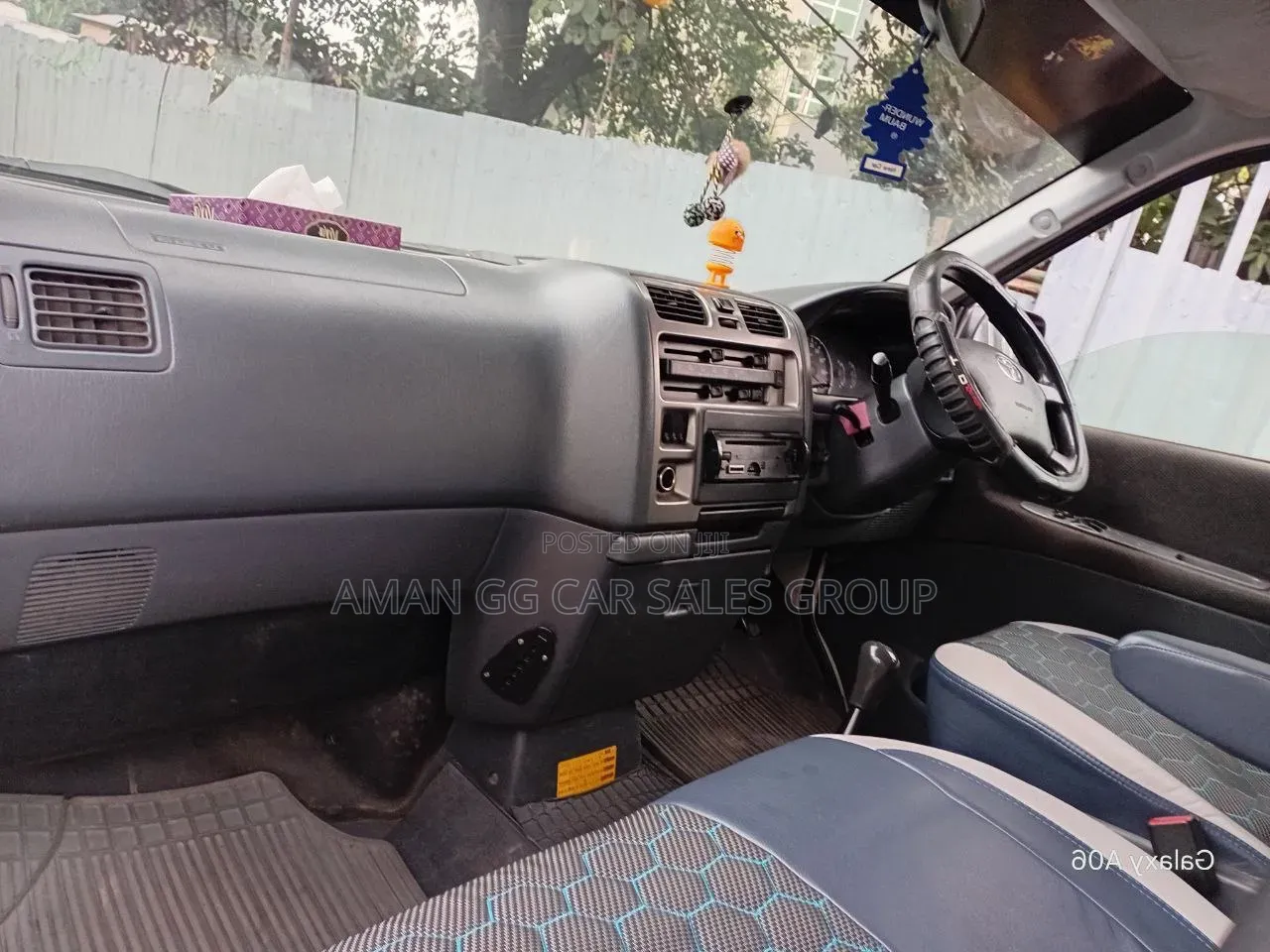 Toyota HiAce 2011 White