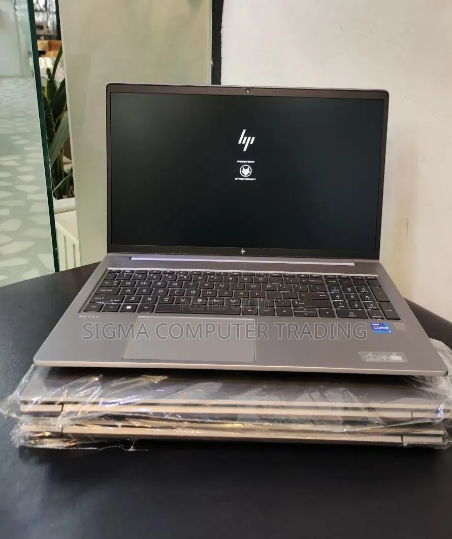 New Laptop HP ZBook Studio G8 16GB Intel Core i7 SSD 512GB