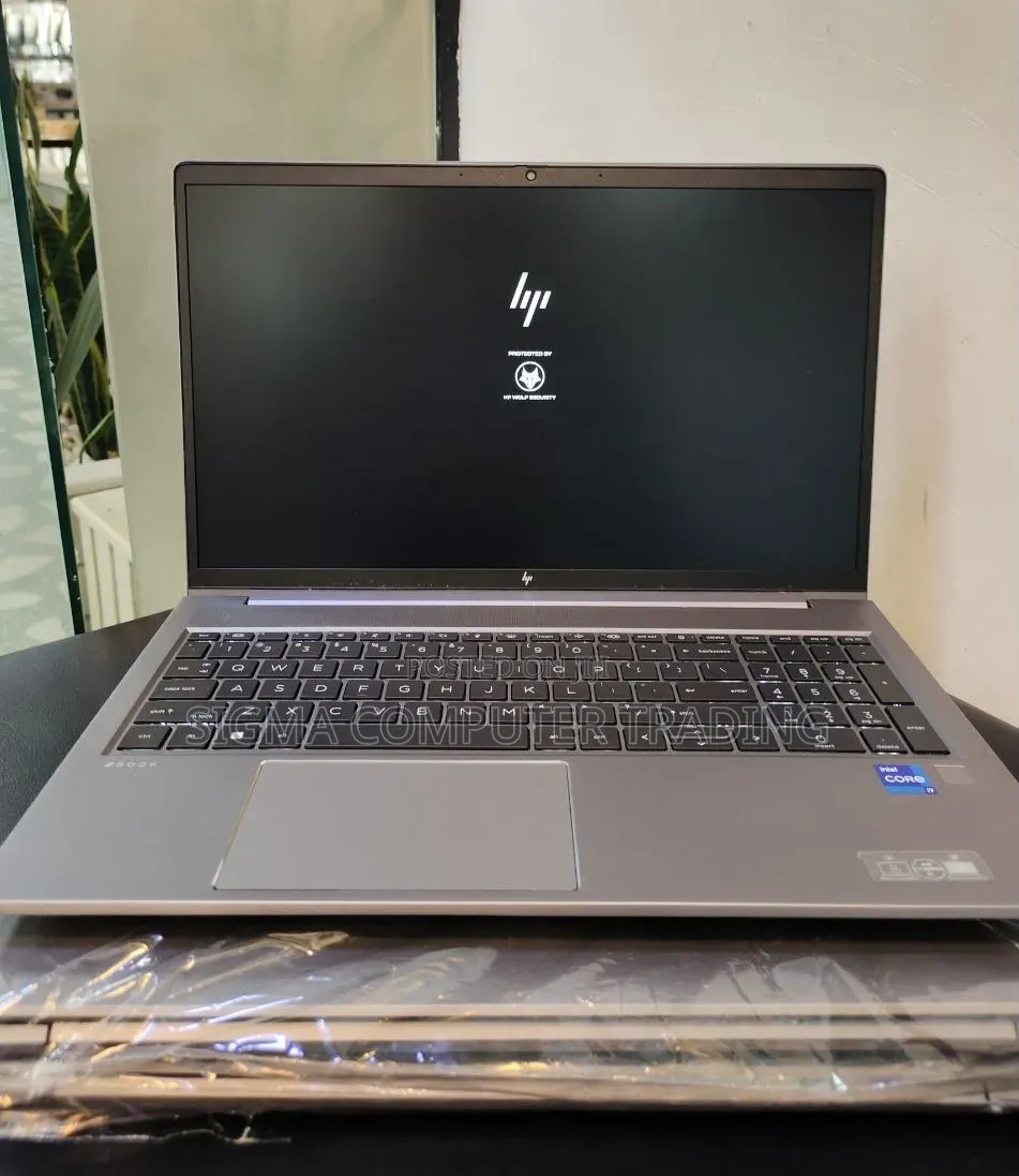 New Laptop HP ZBook Studio G8 16GB Intel Core i7 SSD 512GB
