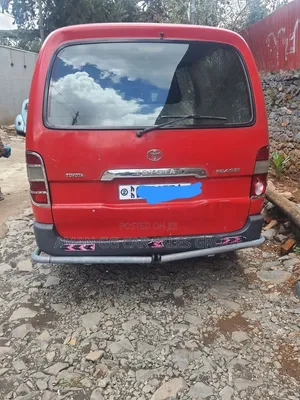 Toyota HiAce 2011 Red