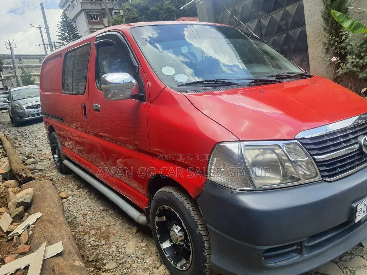 Toyota HiAce 2011 Red