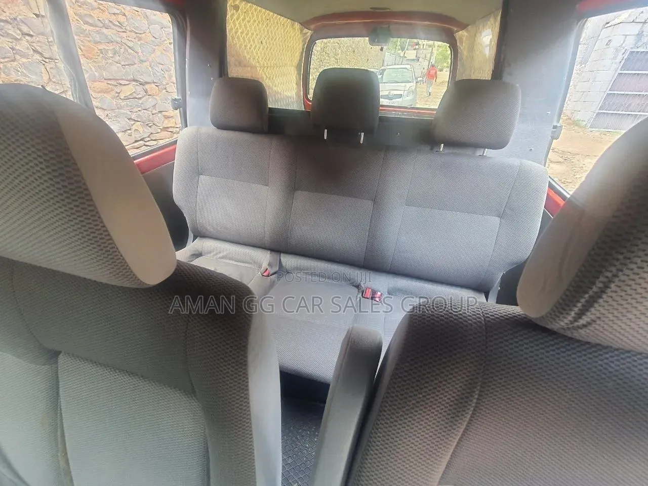 Toyota HiAce 2011 Red