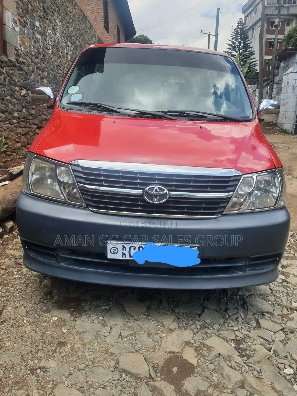 Toyota HiAce 2011 Red