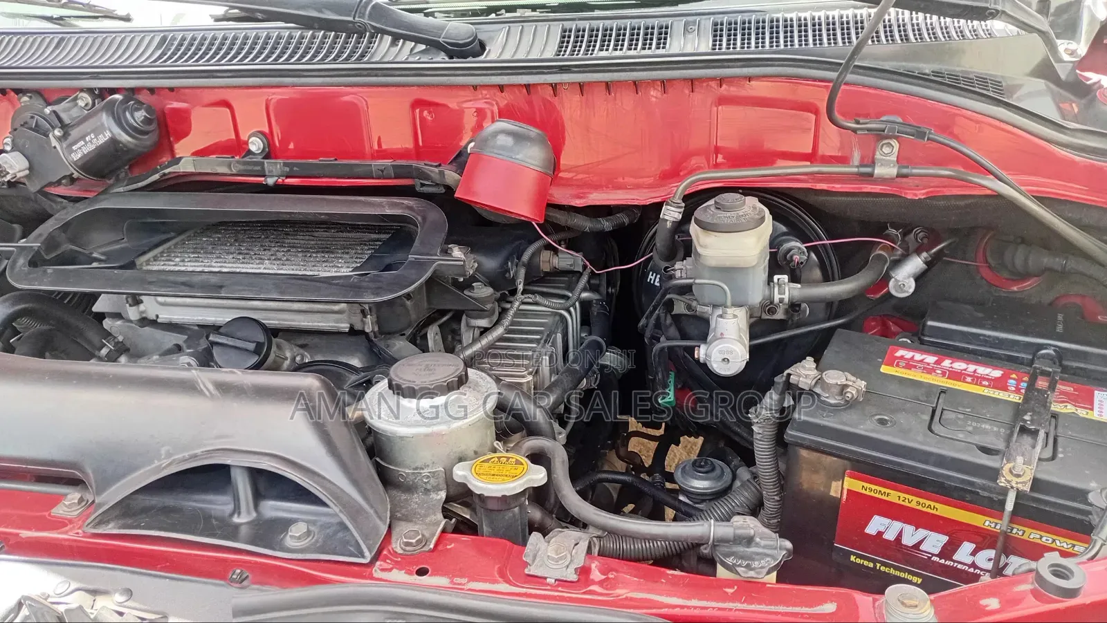 Toyota HiAce 2011 Red