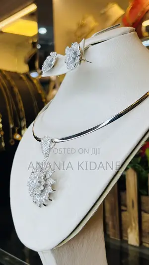 The Cali Flower Wedding Jewelry Set