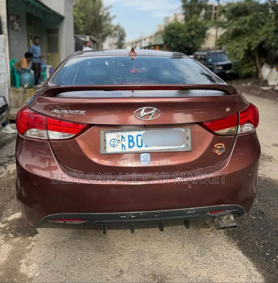 Hyundai Avante 2013