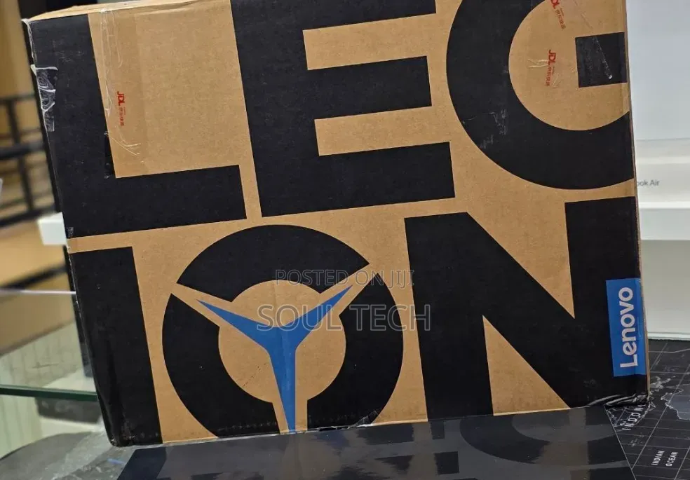 New Laptop Lenovo Legion 7 32GB AMD Ryzen 9 SSD 1T