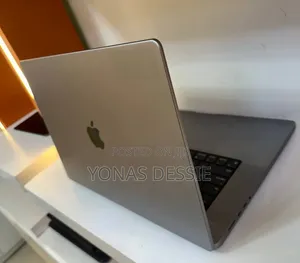 New Laptop Apple MacBook Pro 2021 M1 32GB SSD 512GB