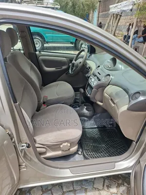 Toyota Platz 2005