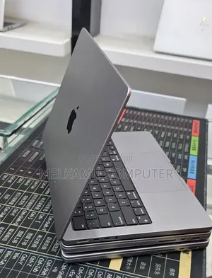 New Laptop Apple MacBook Pro 2021 M1 16GB Apple M1 SSD 512GB