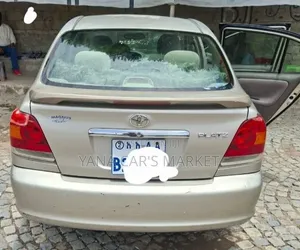 Toyota Platz 2005