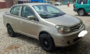 Toyota Platz 2005