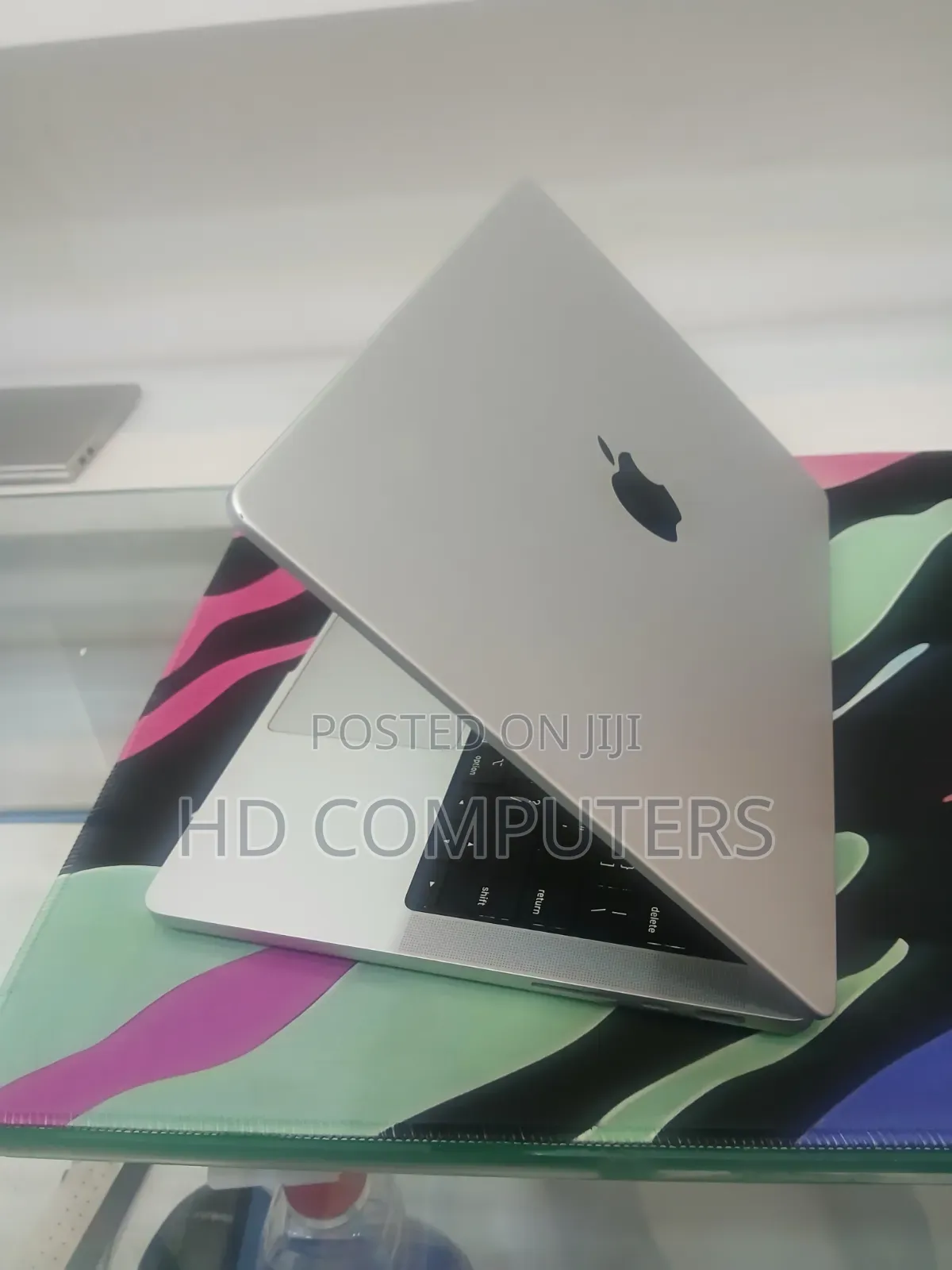 New Laptop Apple MacBook Pro 2021 M1 16GB Apple M1 Pro SSD 512GB