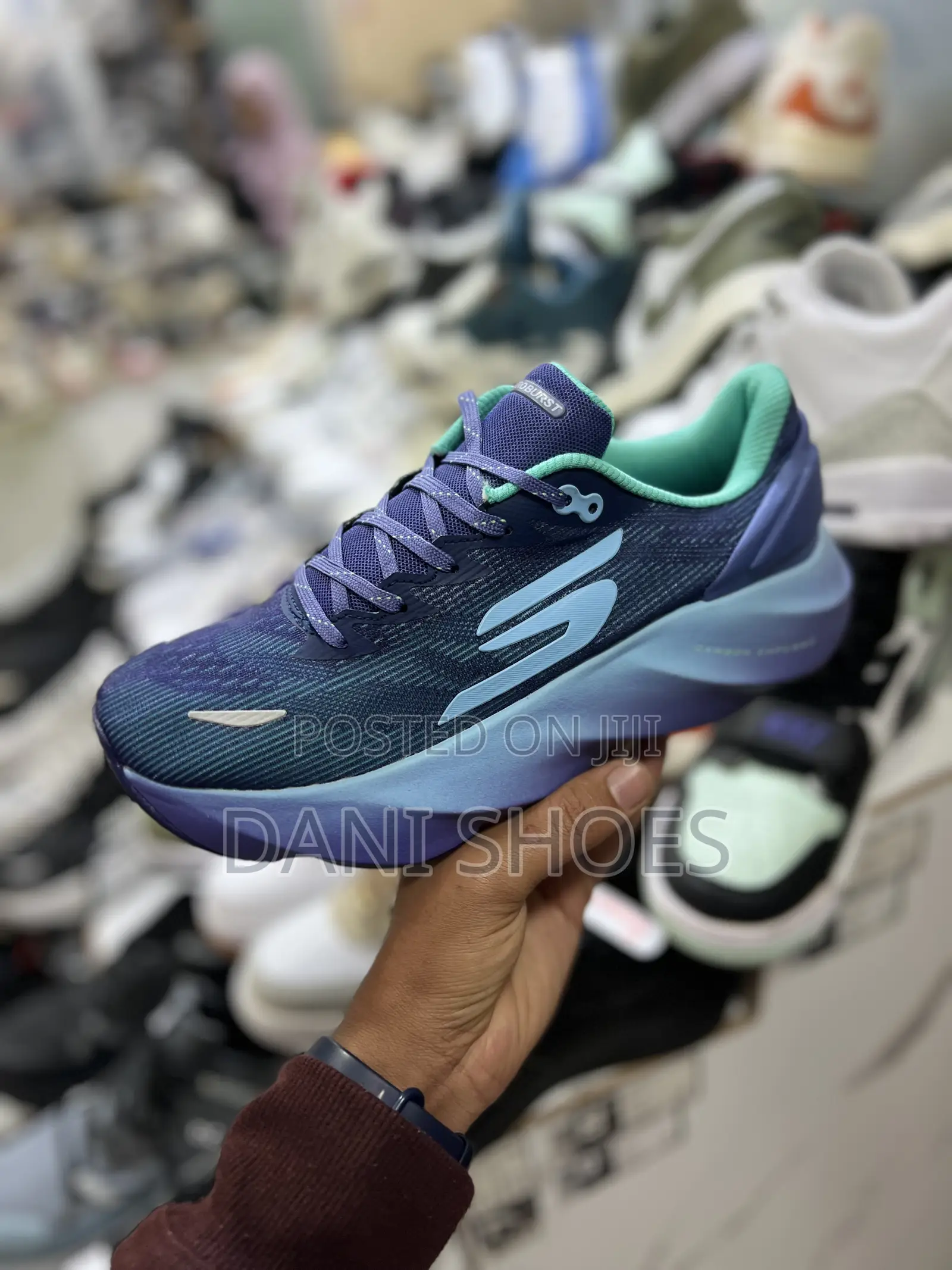 Skecher Aero Burst