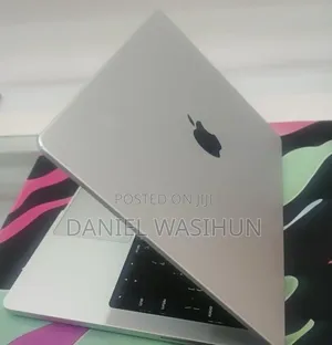 New Laptop Apple MacBook Pro 2021 M1 16GB Apple M1 Pro SSD 256GB
