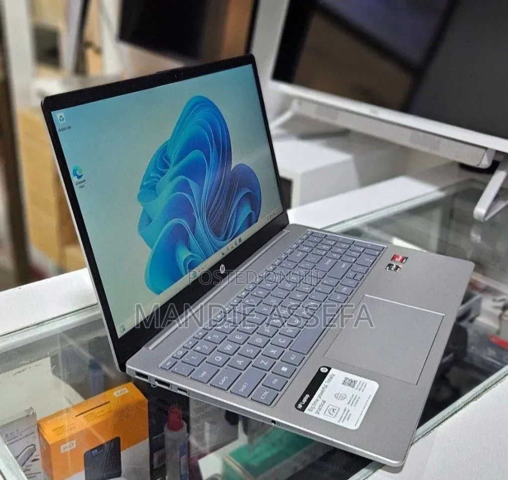 New Laptop HP Stream Notebook 16GB AMD Ryzen 5 SSD 256GB