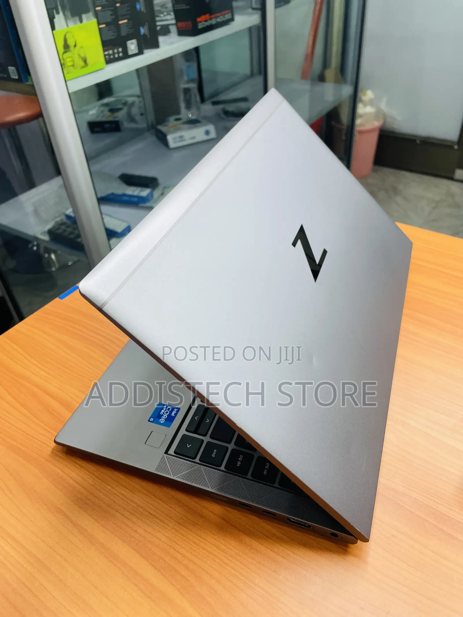 New Laptop HP ZBook Firefly 14 G7 8GB Intel Core i5 SSD 512GB