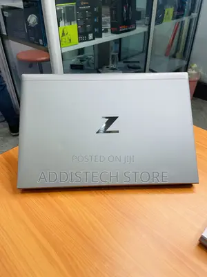 New Laptop HP ZBook Firefly 14 G7 8GB Intel Core i5 SSD 512GB