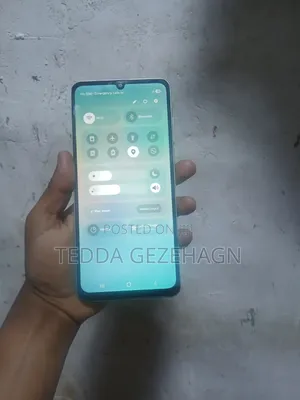 Samsung Galaxy A06 128 GB Gold