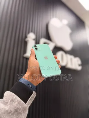 New Apple iPhone 11 128 GB Green